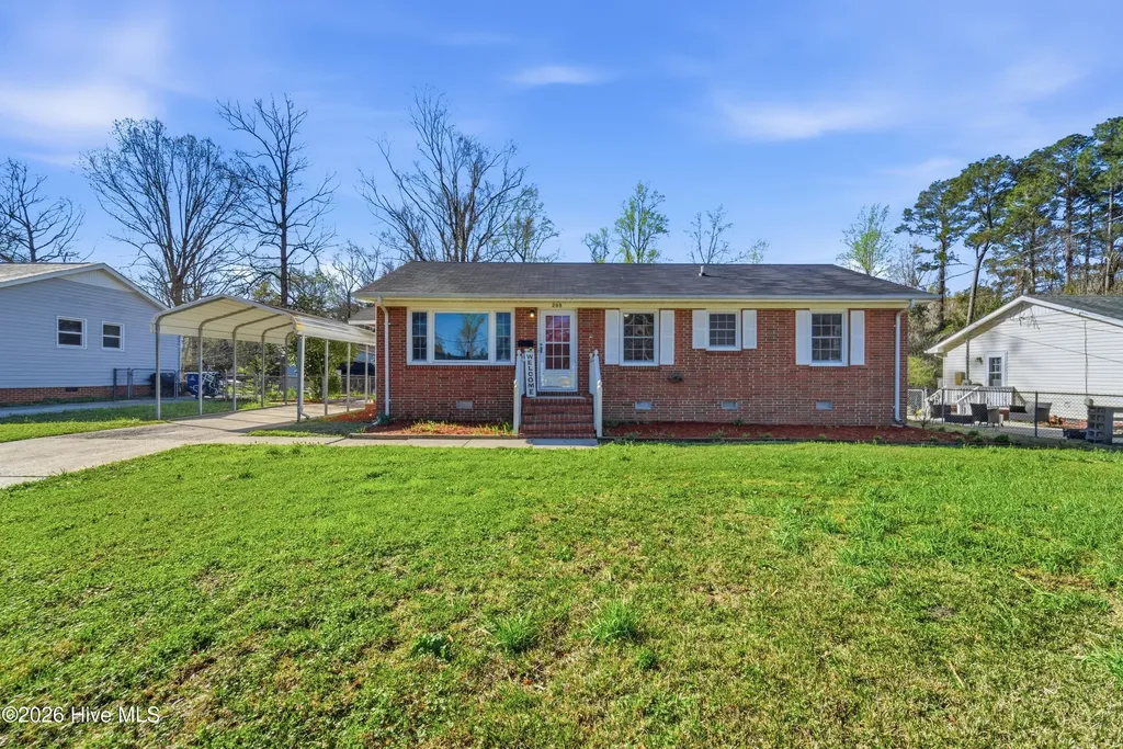 208 Puller Drive Jacksonville NC 28540