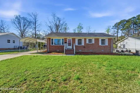 208 Puller Drive Jacksonville NC 28540