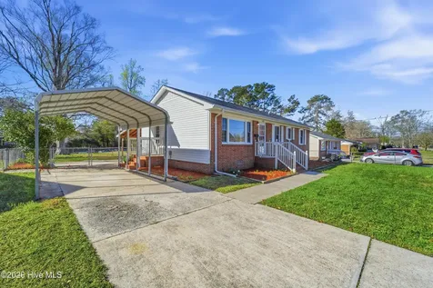 208 Puller Drive Jacksonville NC 28540