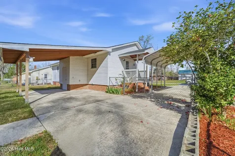 208 Puller Drive Jacksonville NC 28540