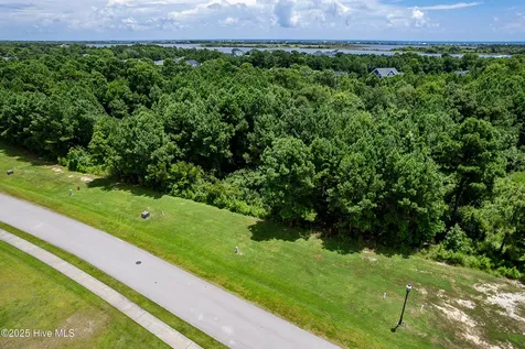 326 Spicer Lake Drive Holly Ridge NC 28445