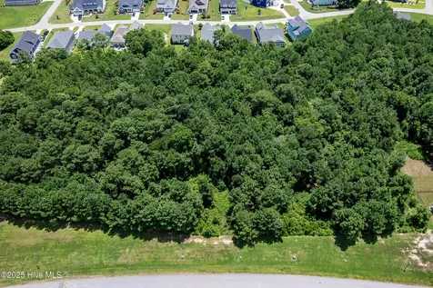 326 Spicer Lake Drive Holly Ridge NC 28445