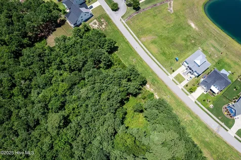 326 Spicer Lake Drive Holly Ridge NC 28445