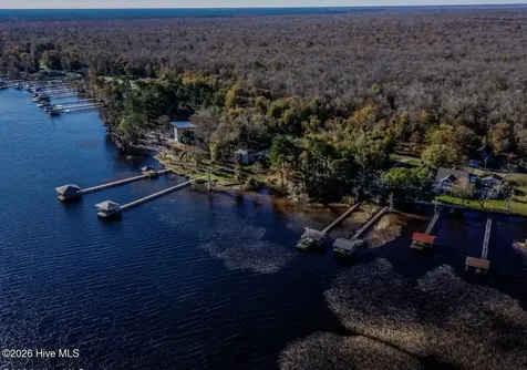 135-136 Near 3461 Waccamaw Road S Lake Waccamaw NC 28450