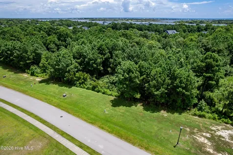 324 Spicer Lake Drive Holly Ridge NC 28445
