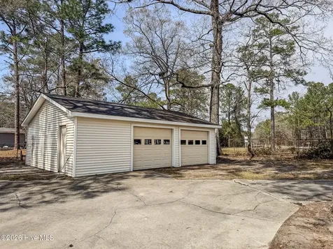 575 Veterans Road Saint Pauls NC 28384
