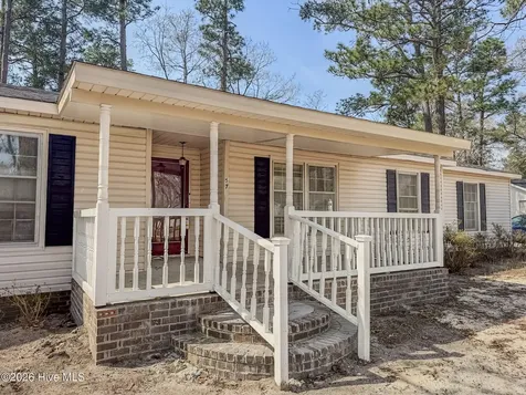 575 Veterans Road Saint Pauls NC 28384