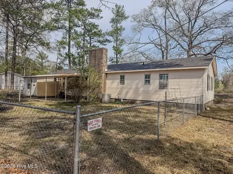 575 Veterans Road Saint Pauls NC 28384