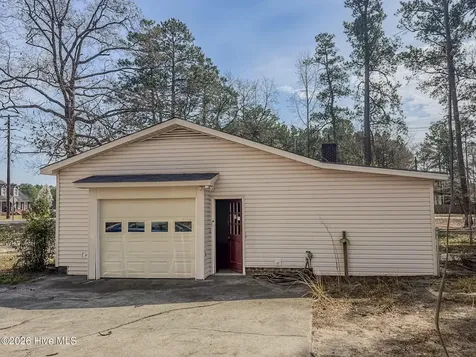 575 Veterans Road Saint Pauls NC 28384