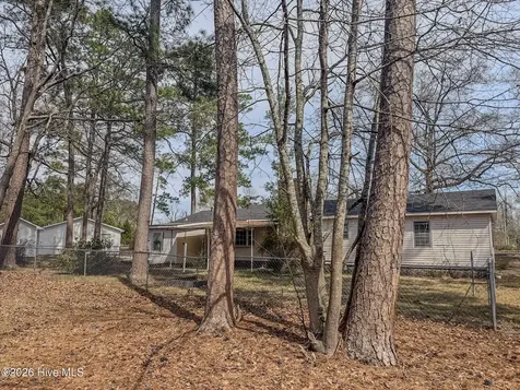 575 Veterans Road Saint Pauls NC 28384