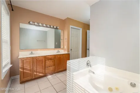 102 Newhan Lane Jacksonville NC 28546