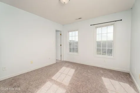 102 Newhan Lane Jacksonville NC 28546