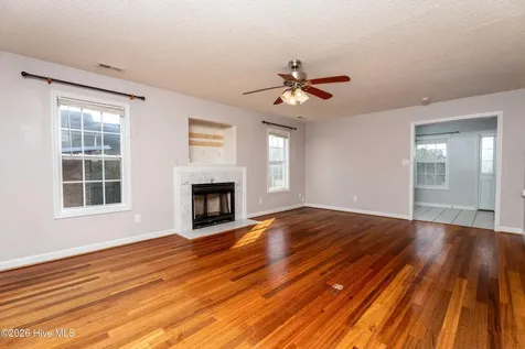 102 Newhan Lane Jacksonville NC 28546