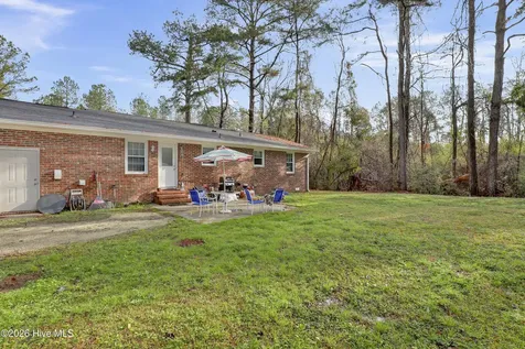 1010 New Road Burgaw NC 28425