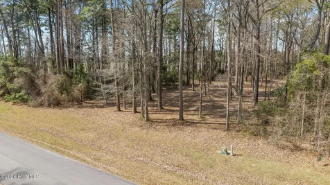 16 Winfield Lane Pinetown NC 27865