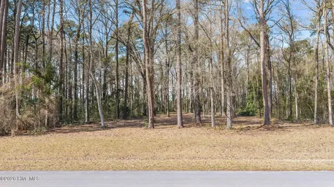 16 Winfield Lane Pinetown NC 27865