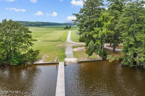 16 Winfield Lane Pinetown NC 27865