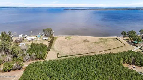 220 Pungo Shores Drive Belhaven NC 27810