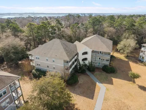 200 Lighthouse Lane Cedar Point NC 28584
