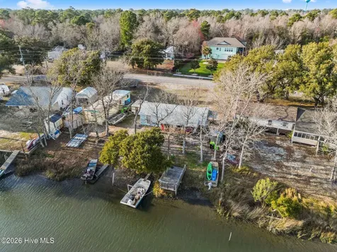 484 Little Kinston Road Surf City NC 28445