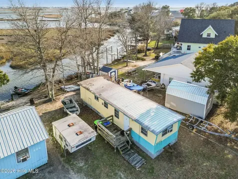 484 Little Kinston Road Surf City NC 28445