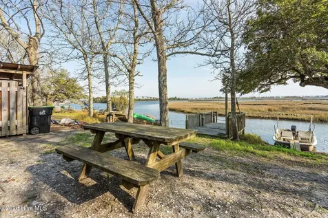 484 Little Kinston Road Surf City NC 28445