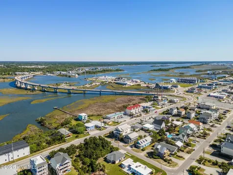 484 Little Kinston Road Surf City NC 28445