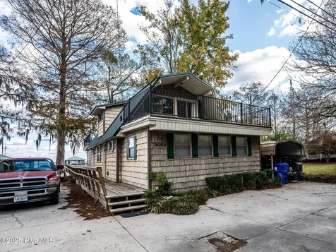 3002 Canal Cove Road Lake Waccamaw NC 28450