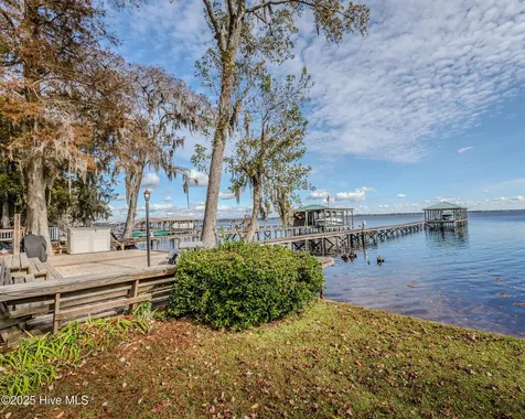 3002 Canal Cove Road Lake Waccamaw NC 28450