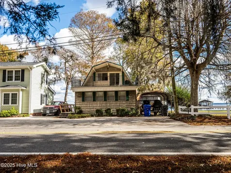 3002 Canal Cove Road Lake Waccamaw NC 28450