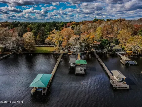 3002 Canal Cove Road Lake Waccamaw NC 28450