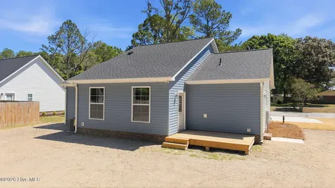 1304 W Canal Street Tarboro NC 27886