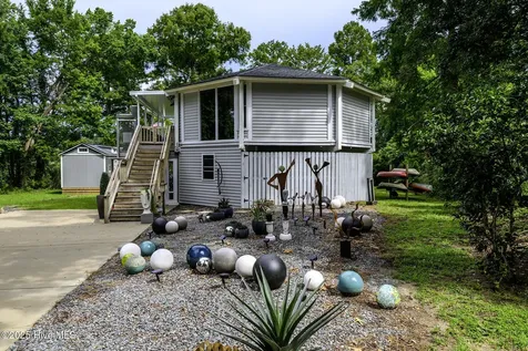 210 Gangplank Road New Bern NC 28562