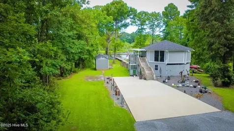 210 Gangplank Road New Bern NC 28562