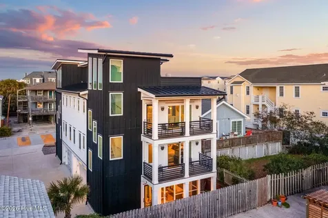 8 E Columbia Street E Wrightsville Beach NC 28480