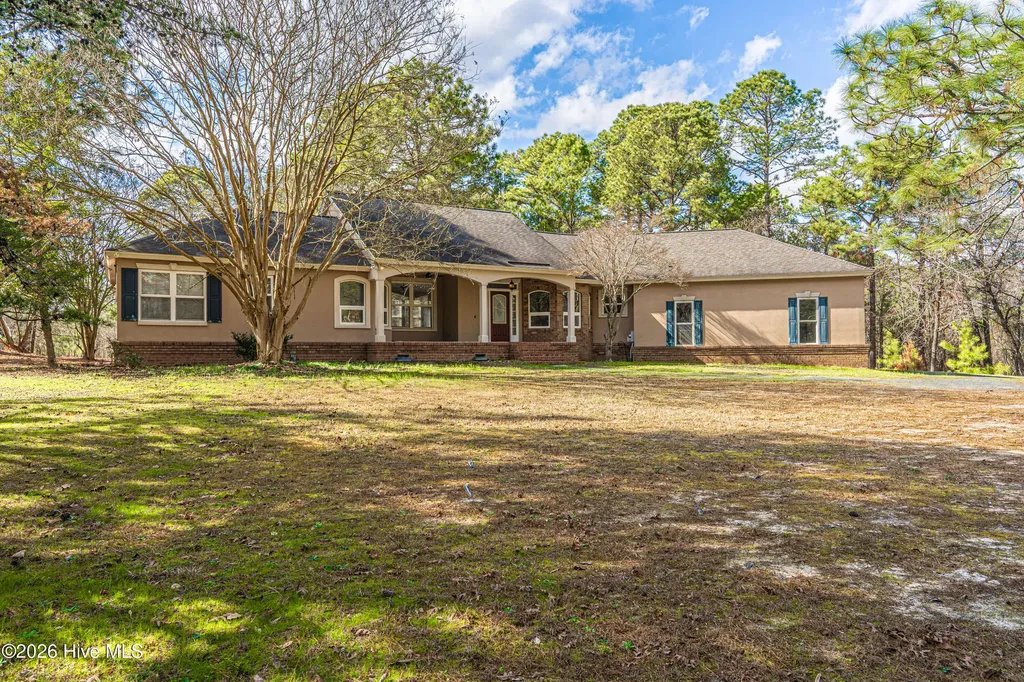 147 Shady Wood Court West End NC 27376