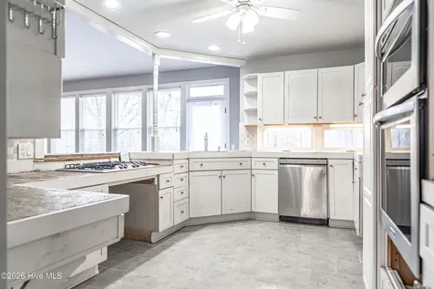 147 Shady Wood Court West End NC 27376