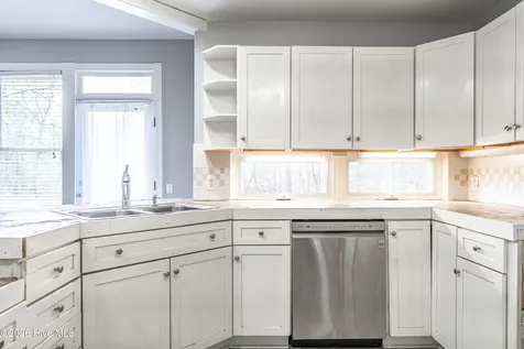 147 Shady Wood Court West End NC 27376