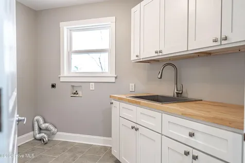 147 Shady Wood Court West End NC 27376
