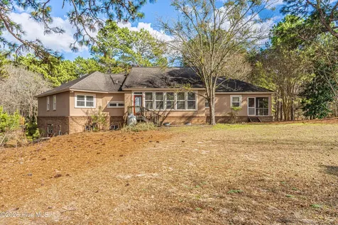 147 Shady Wood Court West End NC 27376
