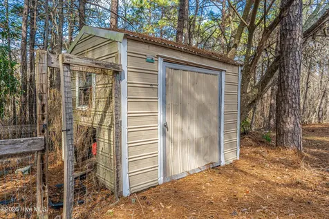 147 Shady Wood Court West End NC 27376