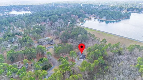 147 Shady Wood Court West End NC 27376