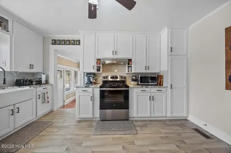 1307 N Respess Street Washington NC 27889