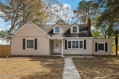 1307 N Respess Street Washington NC 27889
