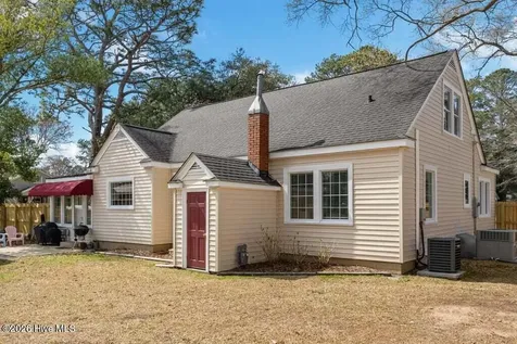 1307 N Respess Street Washington NC 27889