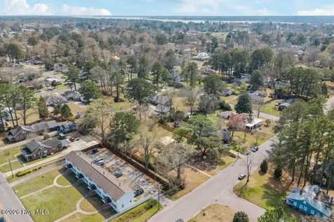 1307 N Respess Street Washington NC 27889