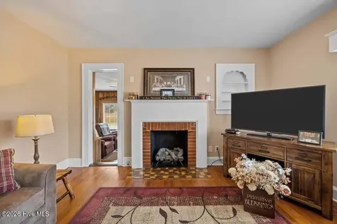 1307 N Respess Street Washington NC 27889