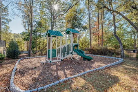 637 Jenoa Drive Castle Hayne NC 28429