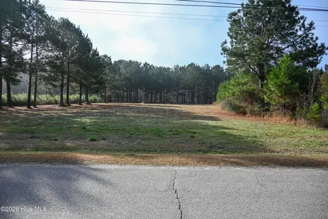 908 W 6th Street Tabor City NC 28463