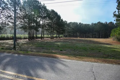 908 W 6th Street Tabor City NC 28463